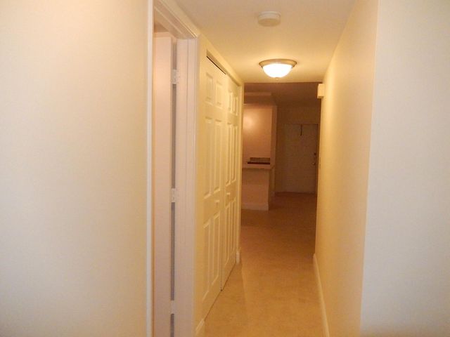 3017 N Oakland Forest Drive 106, Oakland Park, FL 33309
