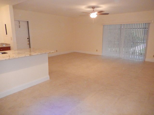 3017 N Oakland Forest Drive 106, Oakland Park, FL 33309