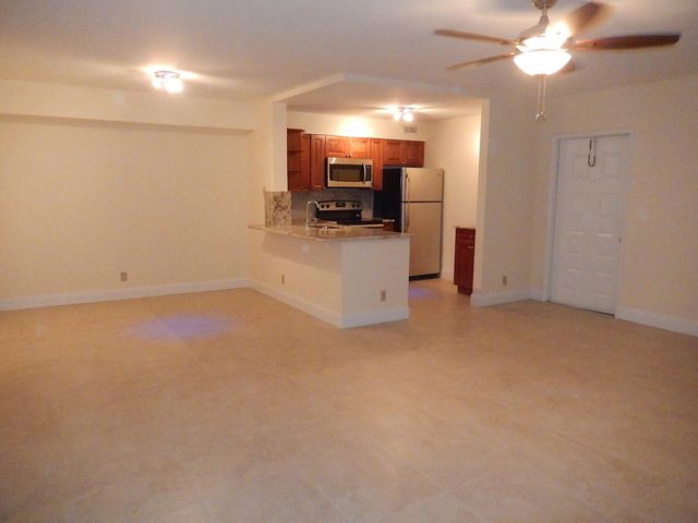 3017 N Oakland Forest Drive 106, Oakland Park, FL 33309