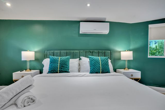 1229 NE 17th Avenue, Fort Lauderdale, FL 33304