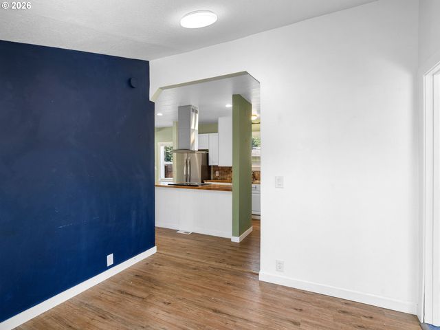 5909 Se CARLTON St, Portland, OR 97206