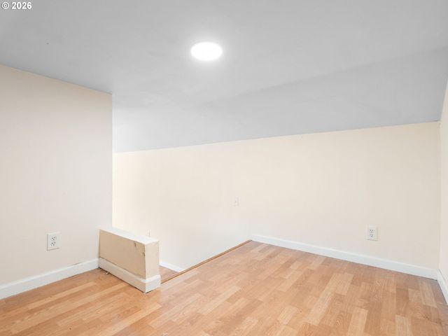 5909 Se CARLTON St, Portland, OR 97206