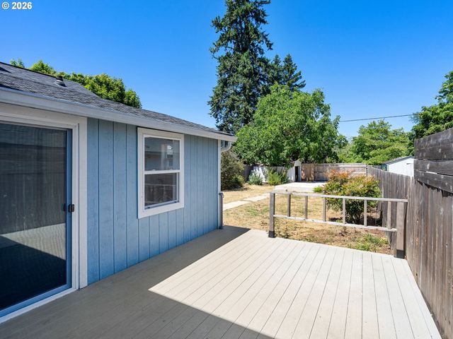 5909 Se CARLTON St, Portland, OR 97206