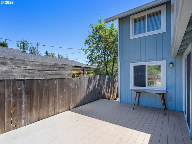 5909 Se CARLTON St, Portland, OR 97206