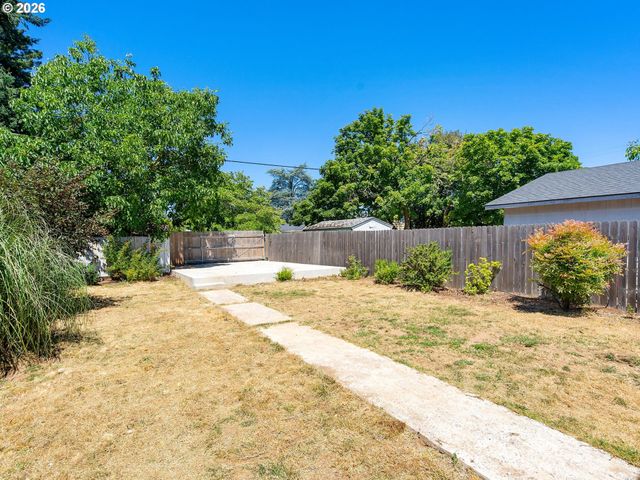 5909 Se CARLTON St, Portland, OR 97206