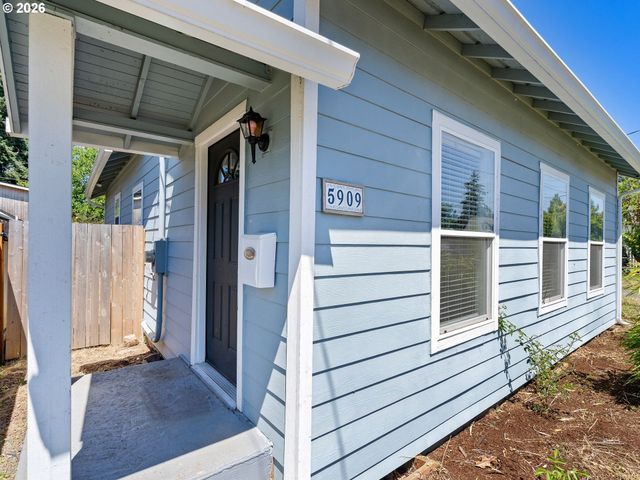 5909 Se CARLTON St, Portland, OR 97206