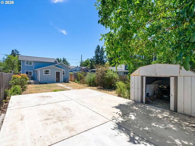 5909 Se CARLTON St, Portland, OR 97206