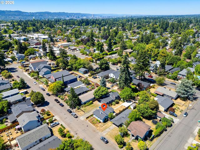 5909 Se CARLTON St, Portland, OR 97206