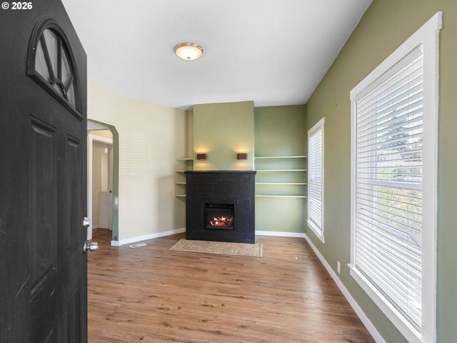 5909 Se CARLTON St, Portland, OR 97206