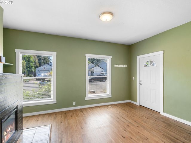 5909 Se CARLTON St, Portland, OR 97206