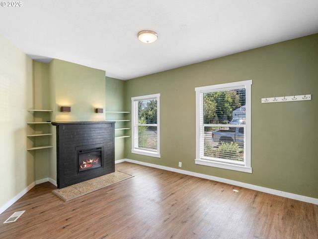 5909 Se CARLTON St, Portland, OR 97206