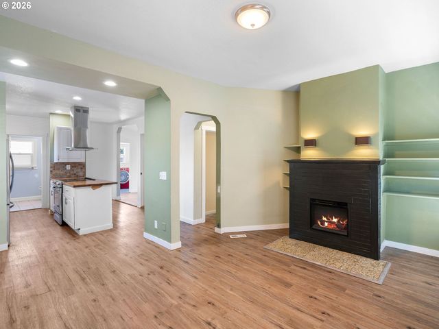 5909 Se CARLTON St, Portland, OR 97206