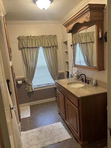 142 Springfield St, Springfield, MA 01107