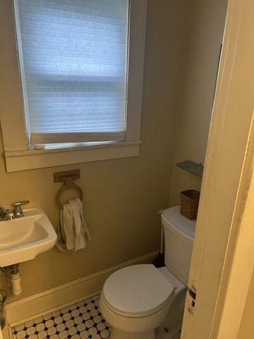 142 Springfield St, Springfield, MA 01107