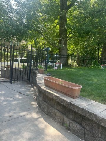 142 Springfield St, Springfield, MA 01107