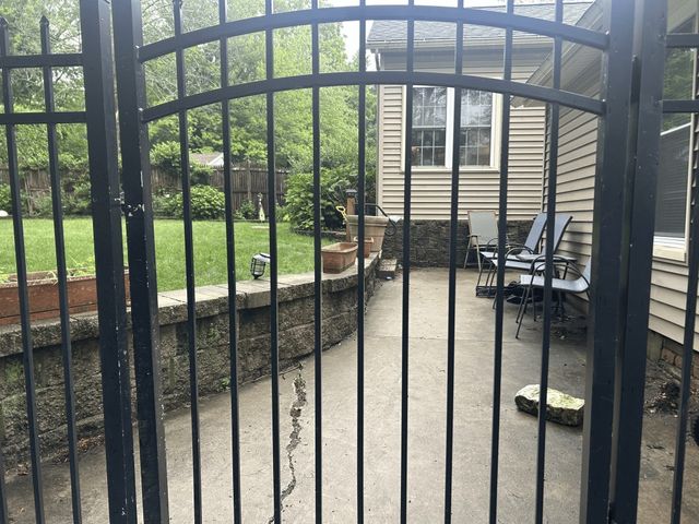 142 Springfield St, Springfield, MA 01107