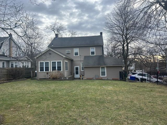 142 Springfield St, Springfield, MA 01107