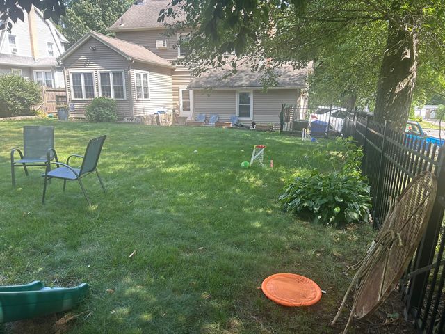 142 Springfield St, Springfield, MA 01107