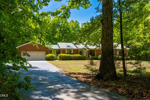 1044 Log Barn Road, Pittsboro, NC 27312