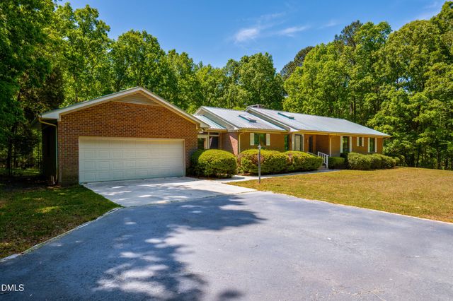 1044 Log Barn Road, Pittsboro, NC 27312