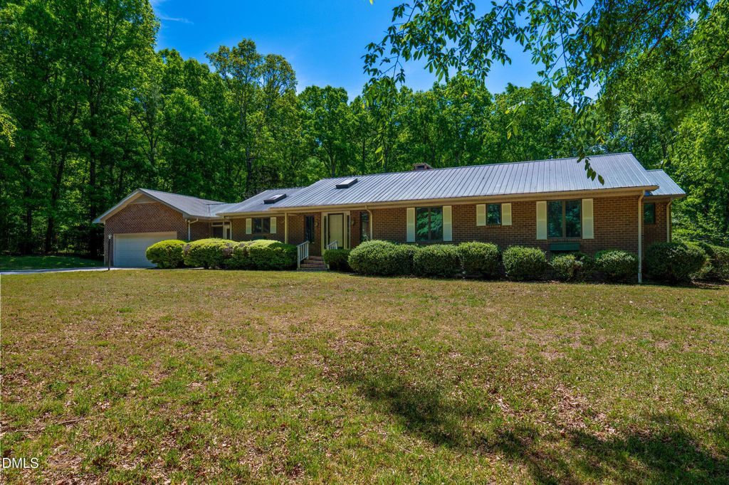 1044 Log Barn Road, Pittsboro, NC 27312