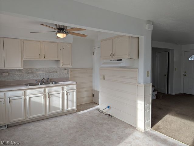 1490 - 1492 E 250th Street, Euclid, OH 44117