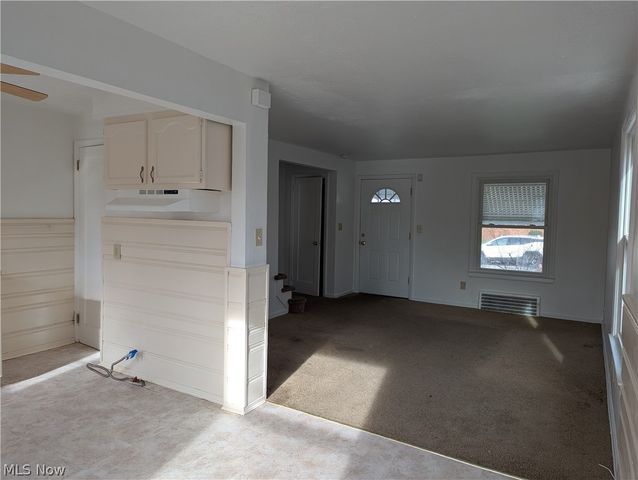 1490 - 1492 E 250th Street, Euclid, OH 44117