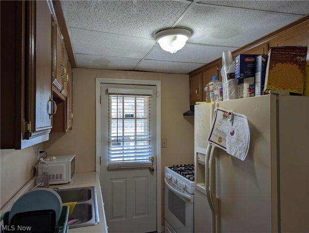 1490 - 1492 E 250th Street, Euclid, OH 44117