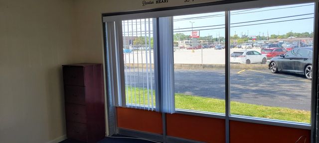 4606 W 103rd Street B, Oak Lawn, IL 60453