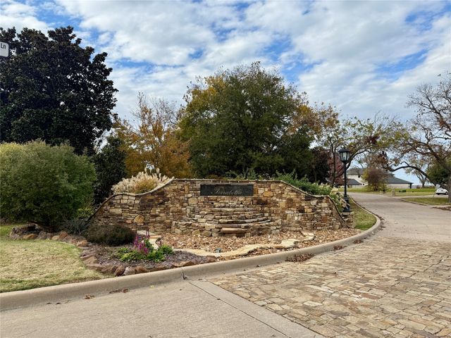 8 Terrabella Lane, Heath, TX 75032