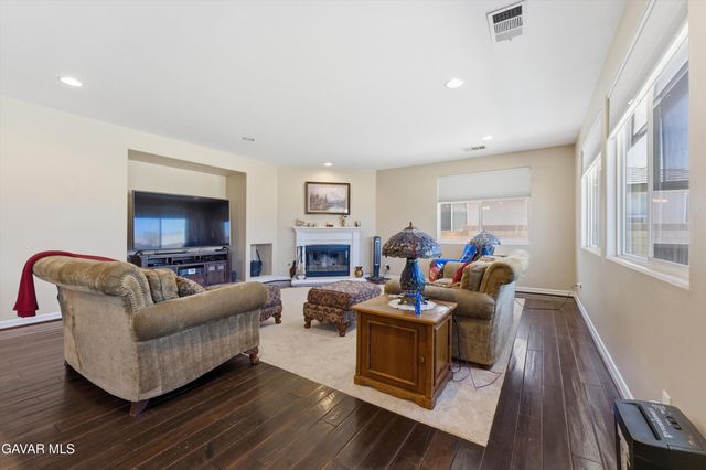 41641 Doverwood Court, Lancaster, CA 93536