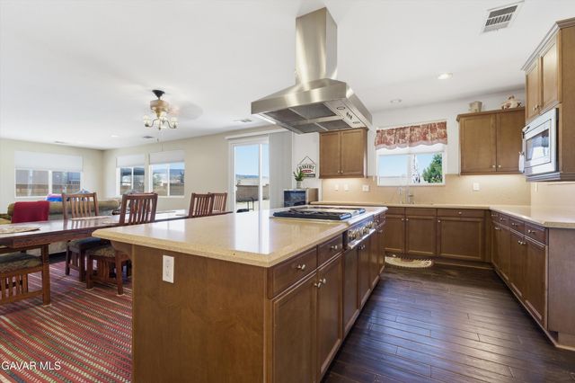 41641 Doverwood Court, Lancaster, CA 93536