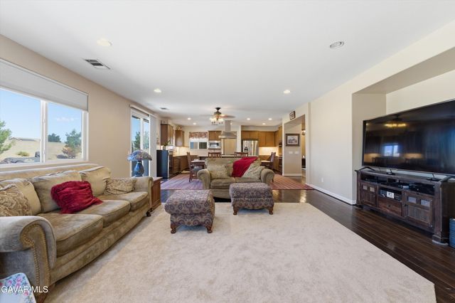 41641 Doverwood Court, Lancaster, CA 93536
