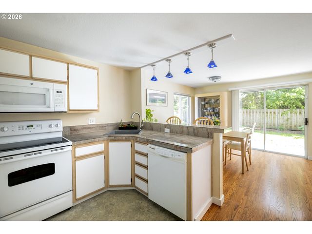 7310 Se THIESSEN Rd, Milwaukie, OR 97267