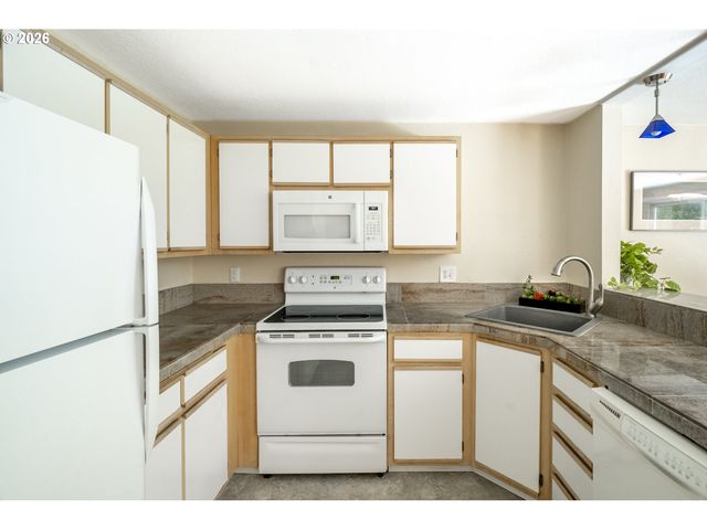 7310 Se THIESSEN Rd, Milwaukie, OR 97267