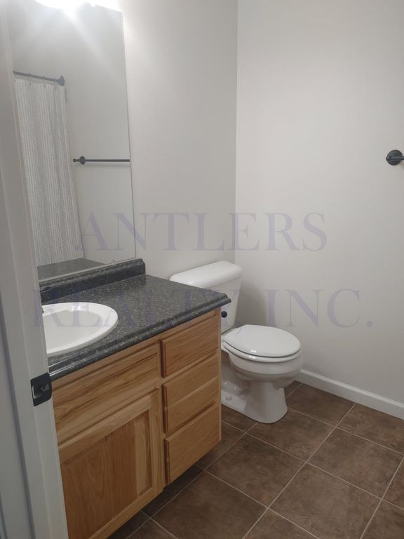 1190 E Adams St, Powell, WY 82435 photo 5