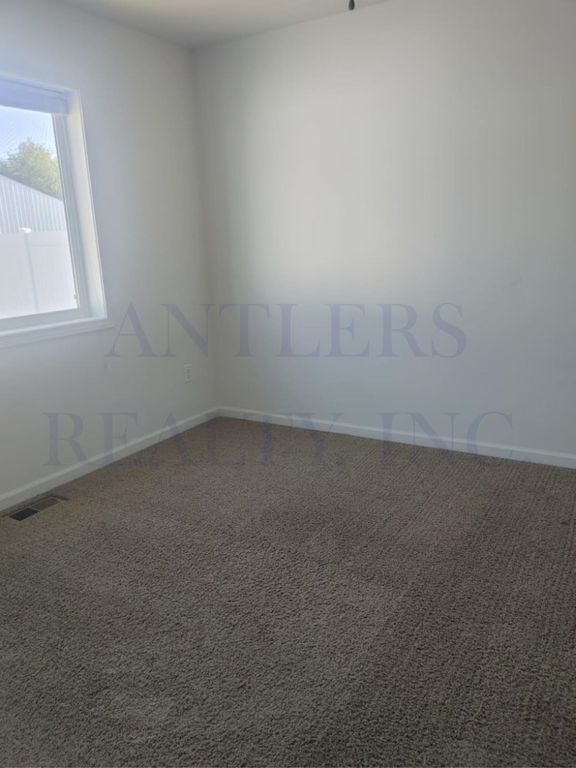 1190 E Adams St, Powell, WY 82435 photo 6
