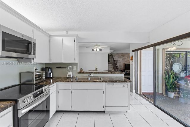 4726 SW 67th Ave F6, Miami, FL 33155