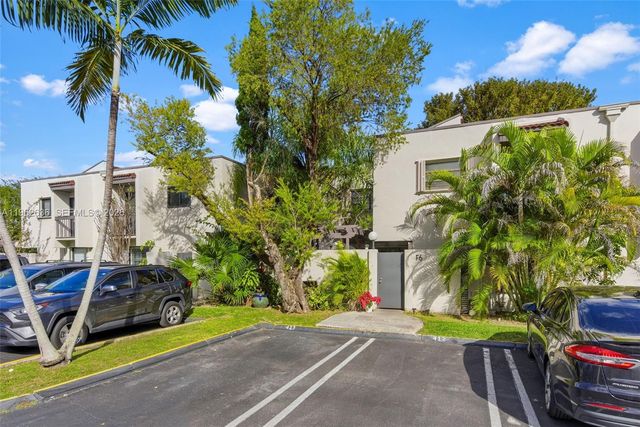 4726 SW 67th Ave F6, Miami, FL 33155