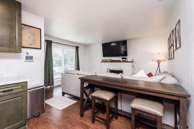 2808 16th Ave, Sacramento, CA 95820