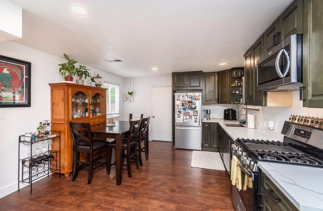 2808 16th Ave, Sacramento, CA 95820