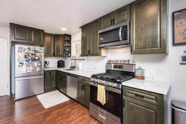 2808 16th Ave, Sacramento, CA 95820
