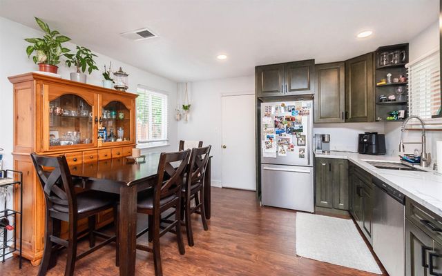 2808 16th Ave, Sacramento, CA 95820