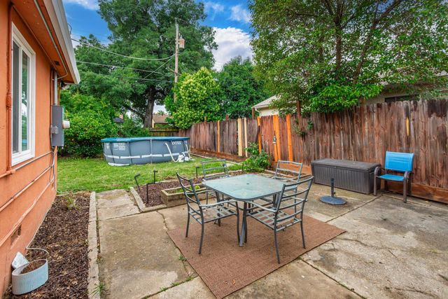 2808 16th Ave, Sacramento, CA 95820