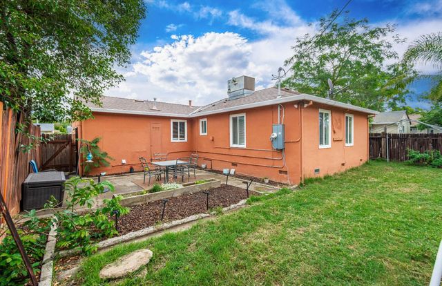 2808 16th Ave, Sacramento, CA 95820