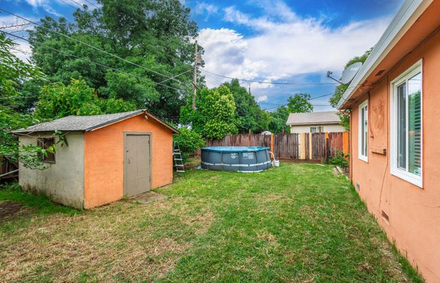 2808 16th Ave, Sacramento, CA 95820