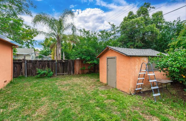 2808 16th Ave, Sacramento, CA 95820