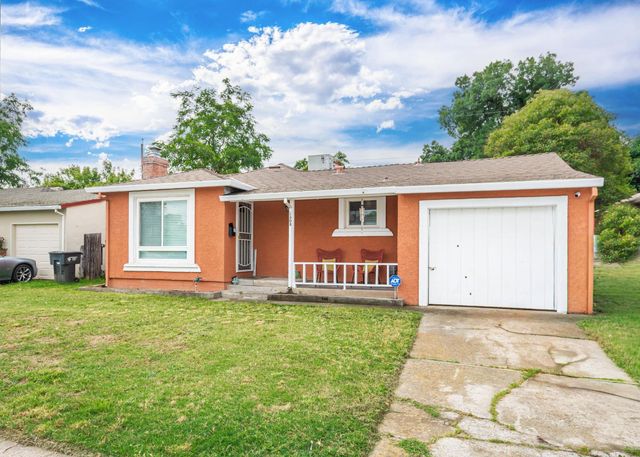 2808 16th Ave, Sacramento, CA 95820