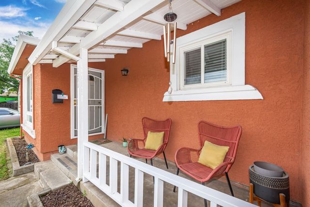 2808 16th Ave, Sacramento, CA 95820
