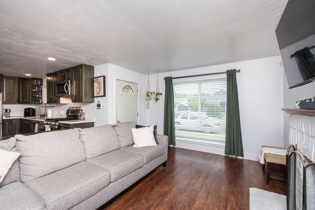 2808 16th Ave, Sacramento, CA 95820